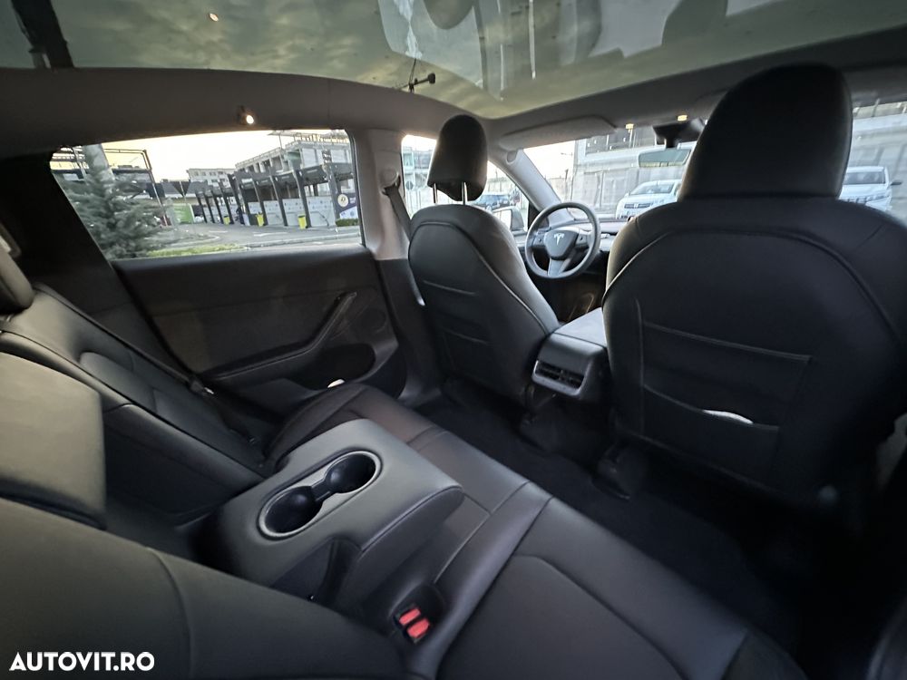 Tesla Model Y - 28