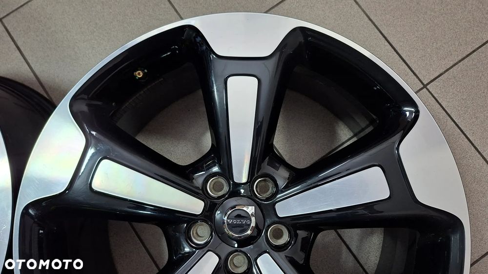 Felgi Aluminiowe 20 Volvo XC 40 5x108 ET 50.5 - 10