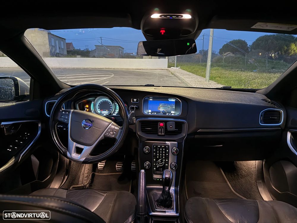 Volvo V40 D2 R Design - 14