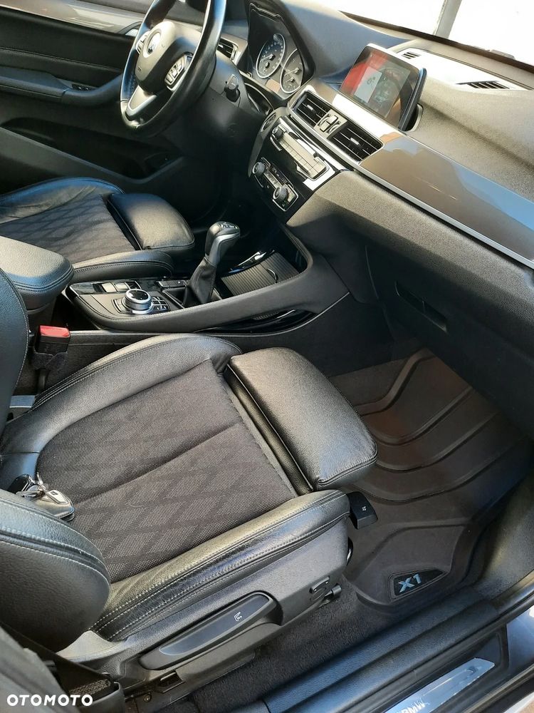 BMW X1 sDrive18d xLine - 10