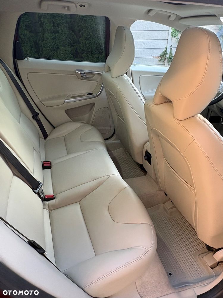 Volvo XC 60 T5 Drive-E Momentum - 17