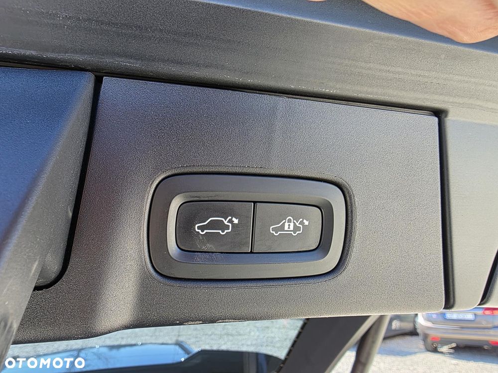 Volvo V90 D4 Geartronic R Design - 32