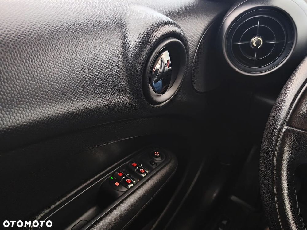 MINI Countryman Cooper D - 18
