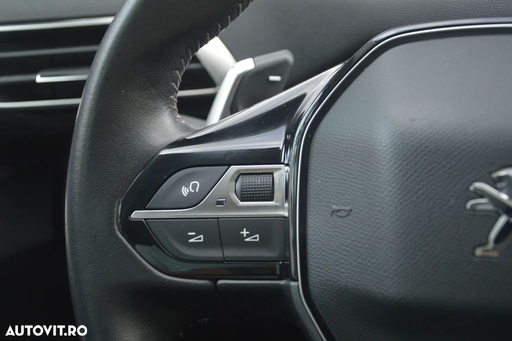 Peugeot 3008 1.2 PureTech 130 EAT8 Allure Pack - 35