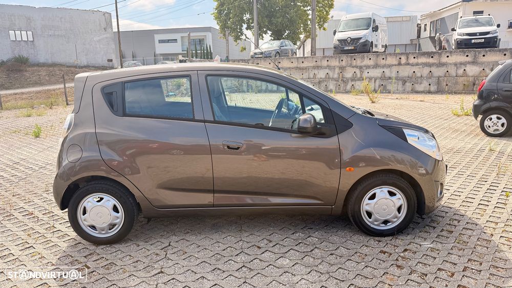 Chevrolet Spark 1.0 L - 4