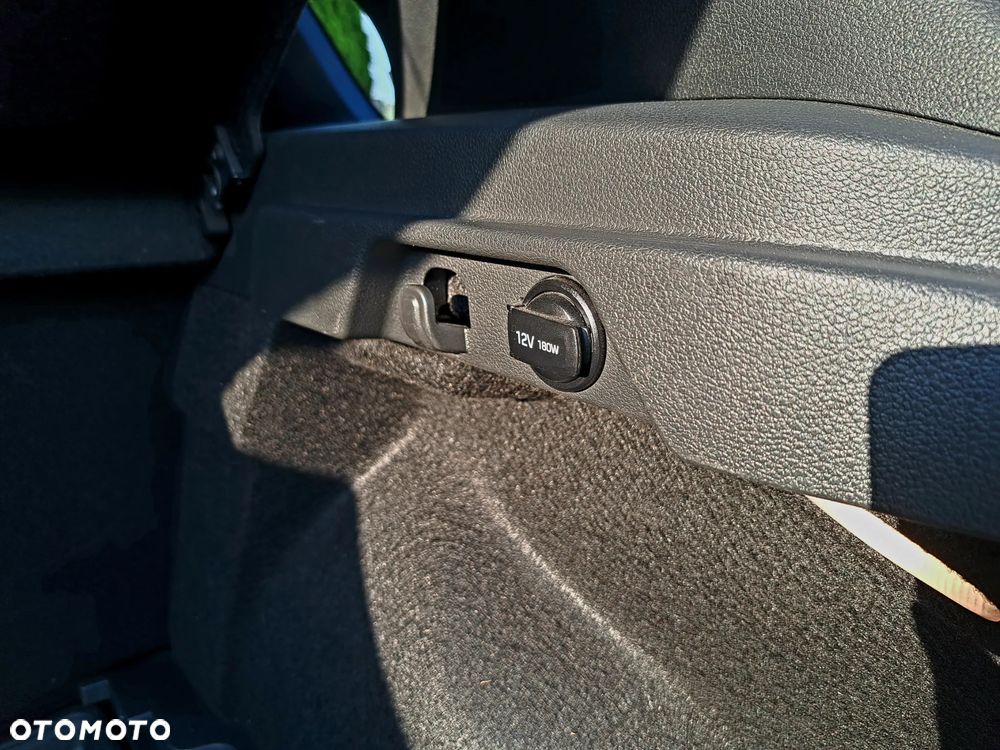 Hyundai i30 1.5 DPI Classic + - 34