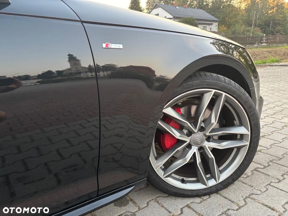 Audi A4 Limousine - 16