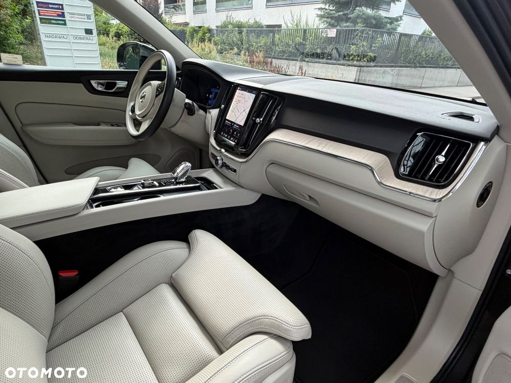 Volvo XC 60 B4 B Plus Bright - 14