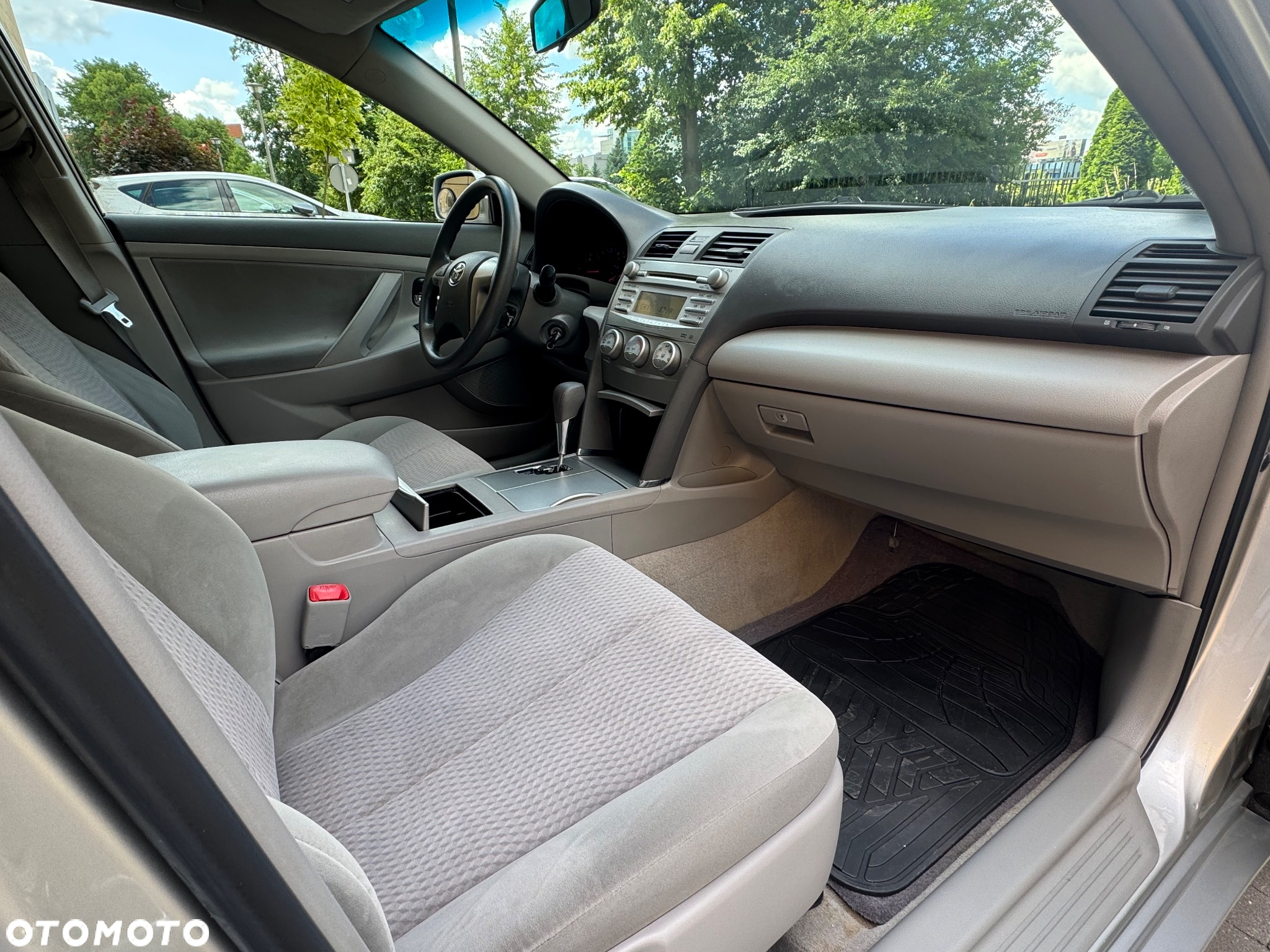 Toyota Camry 2.5 SE - 18