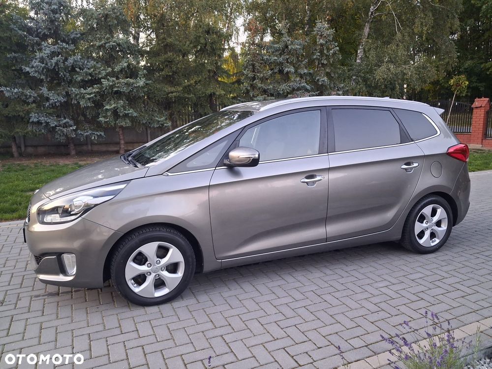 Kia Carens 2015 photo 3