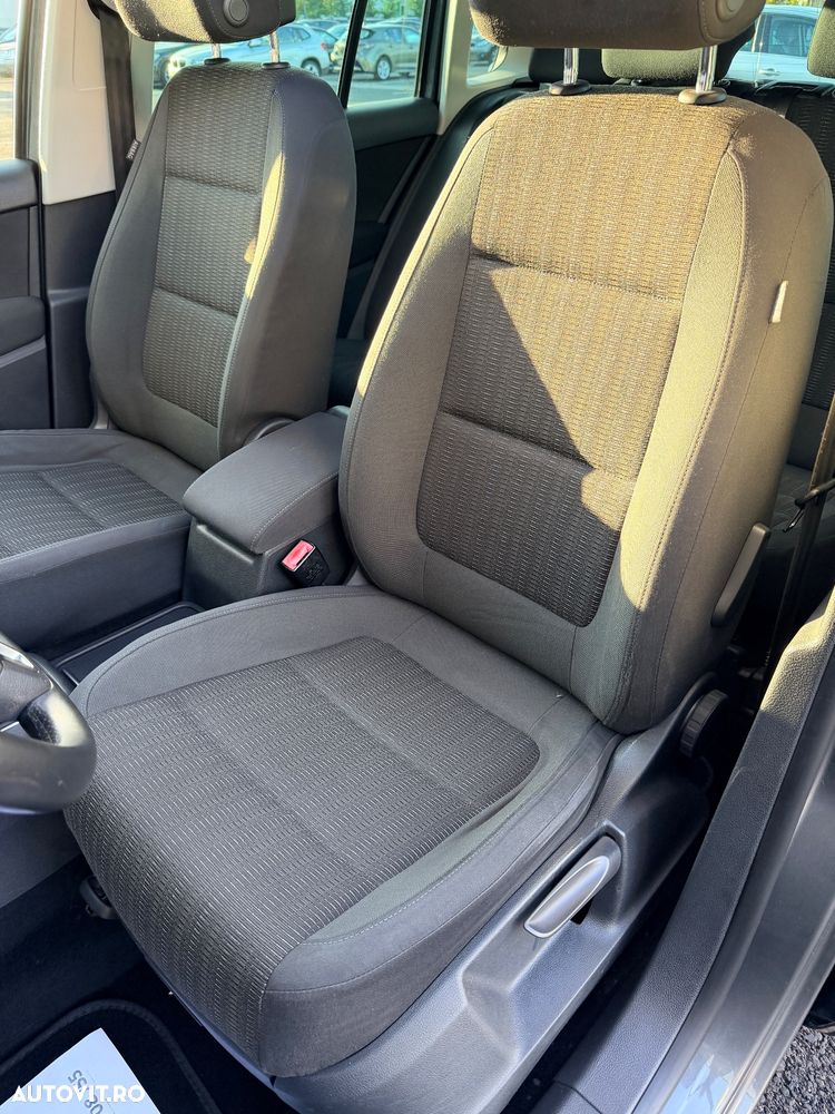 Volkswagen Tiguan 2.0 TDI DPF BlueMotion Technology Trend & Fun - 9