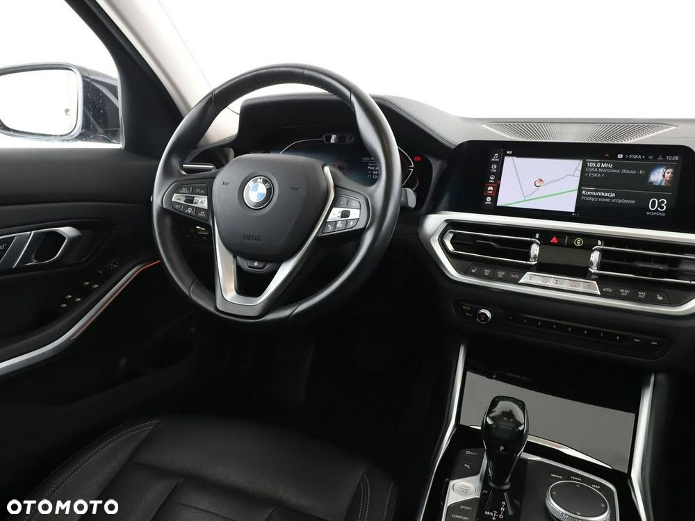 BMW Seria 3 320d xDrive MHEV Luxury Line - 17