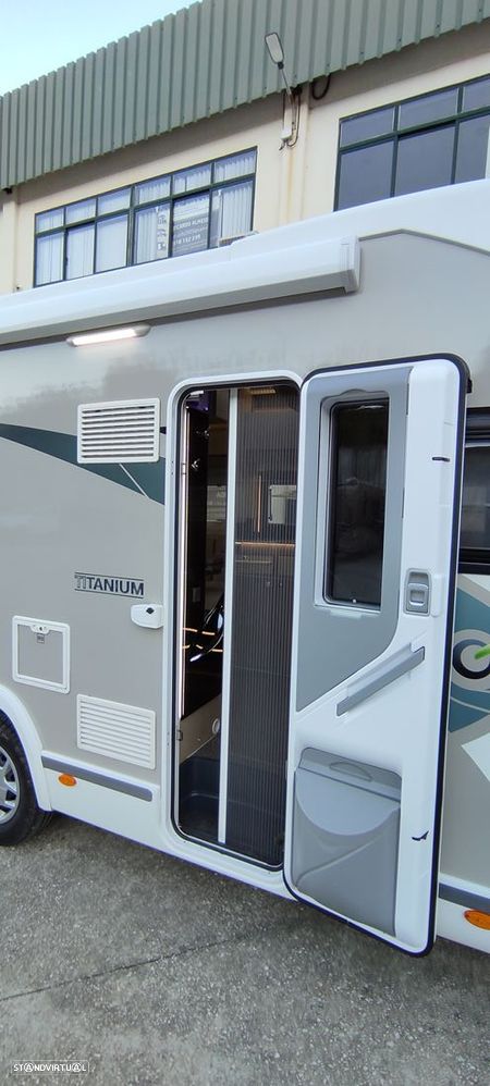 Chausson Titanium 708 (Cama central 7.10mt e sala face a face) - 21