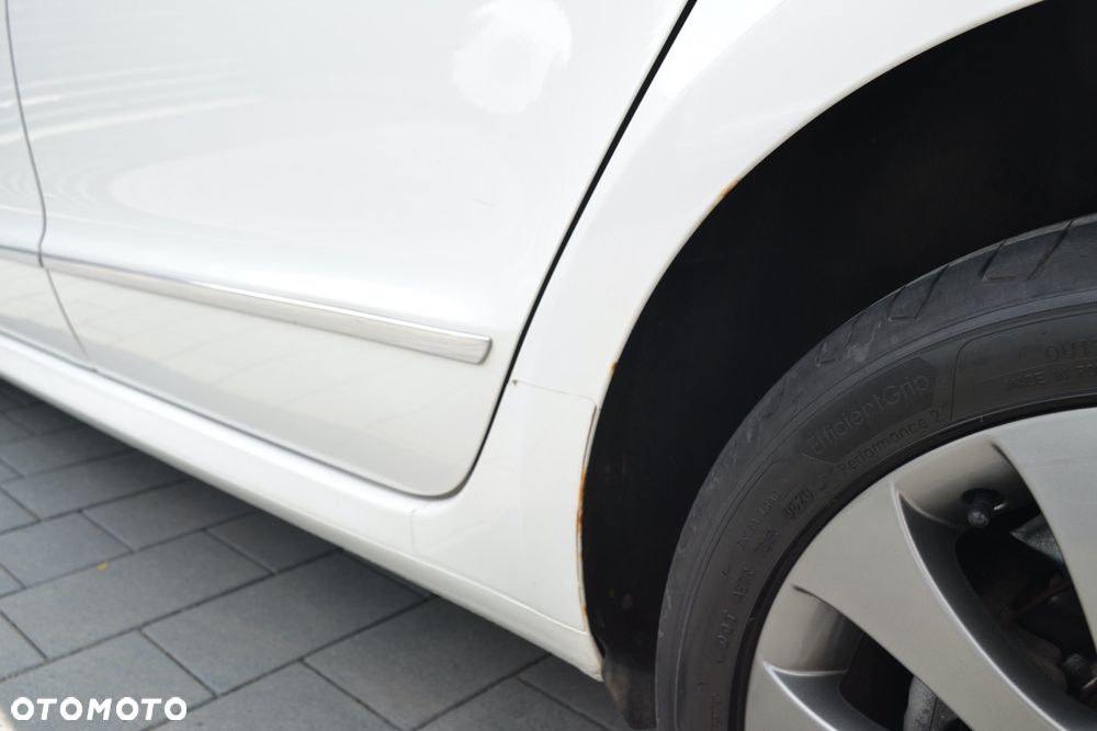Skoda Superb 2.0 TDI Elegance - 27