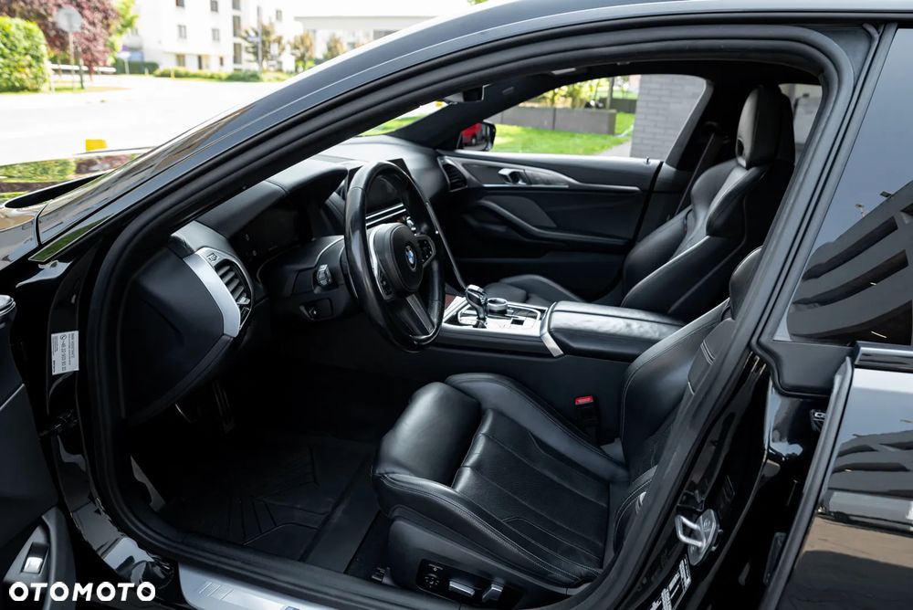 BMW Seria 8 - 18