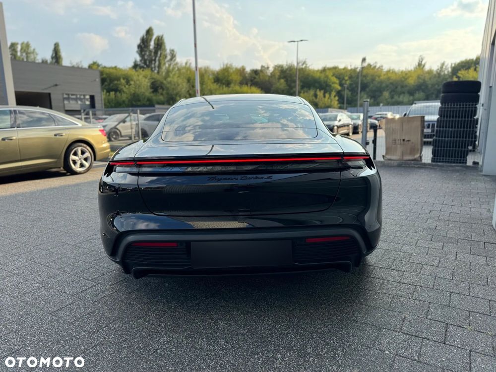 Porsche Taycan - 28