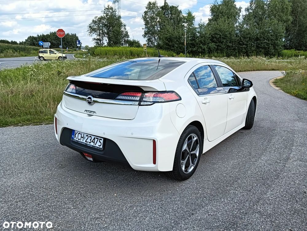 Opel Ampera - 4