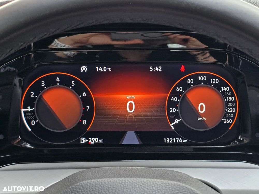 Volkswagen Golf - 25