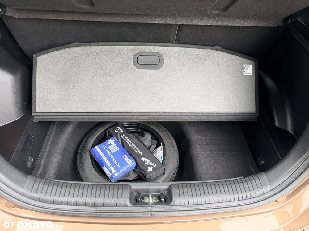 Hyundai ix20 1.4 Classic + - 23