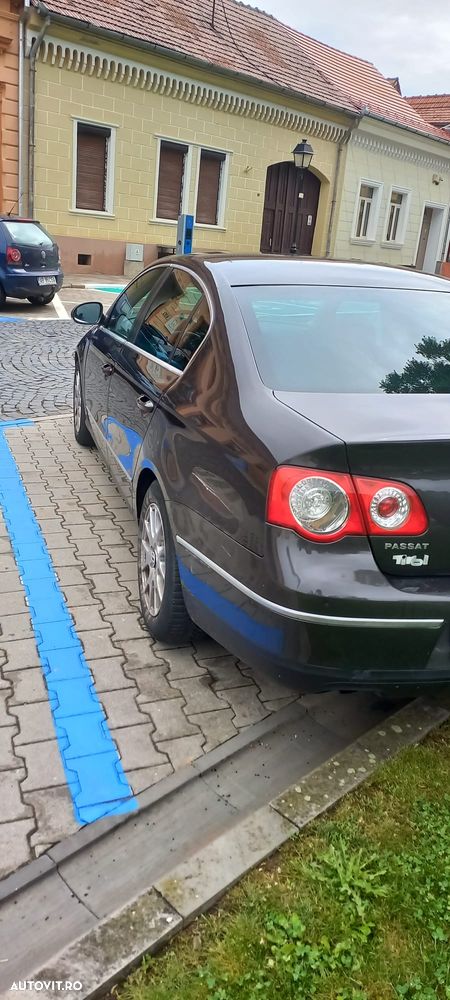 Volkswagen Passat 2.0TDI Comfortline DPF - 12