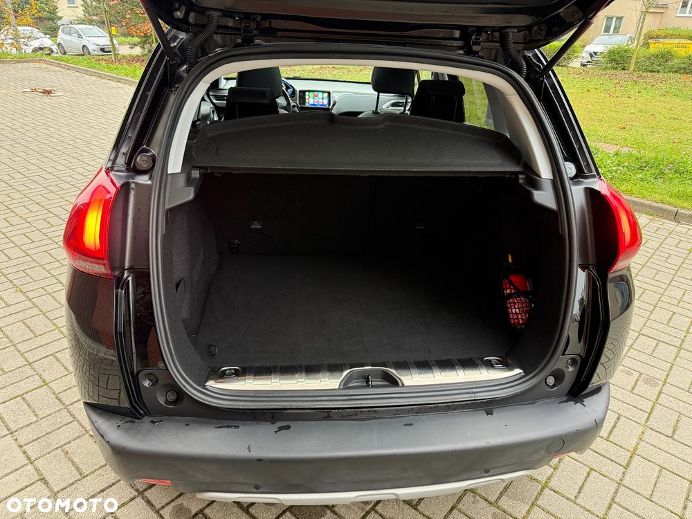 Peugeot 2008 1.2 PureTech Allure S&S - 4