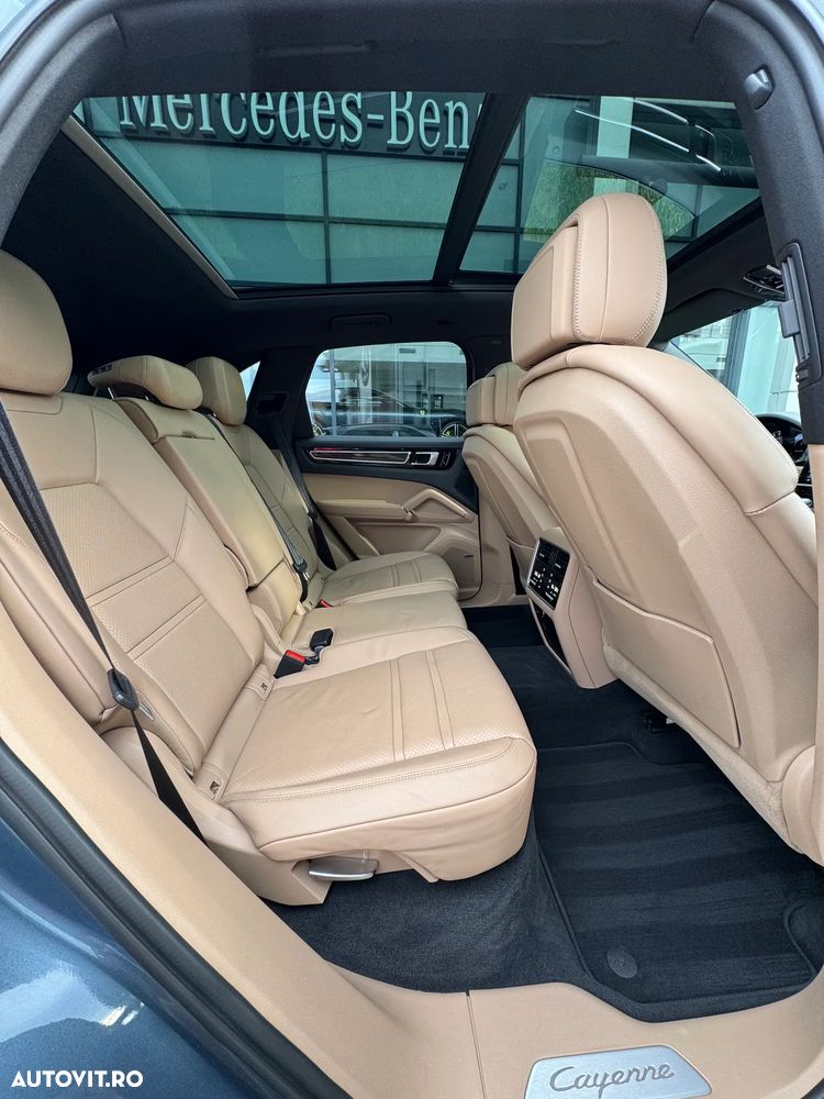 Porsche Cayenne - 9