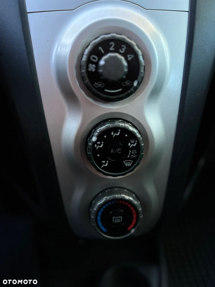 Toyota Yaris - 22
