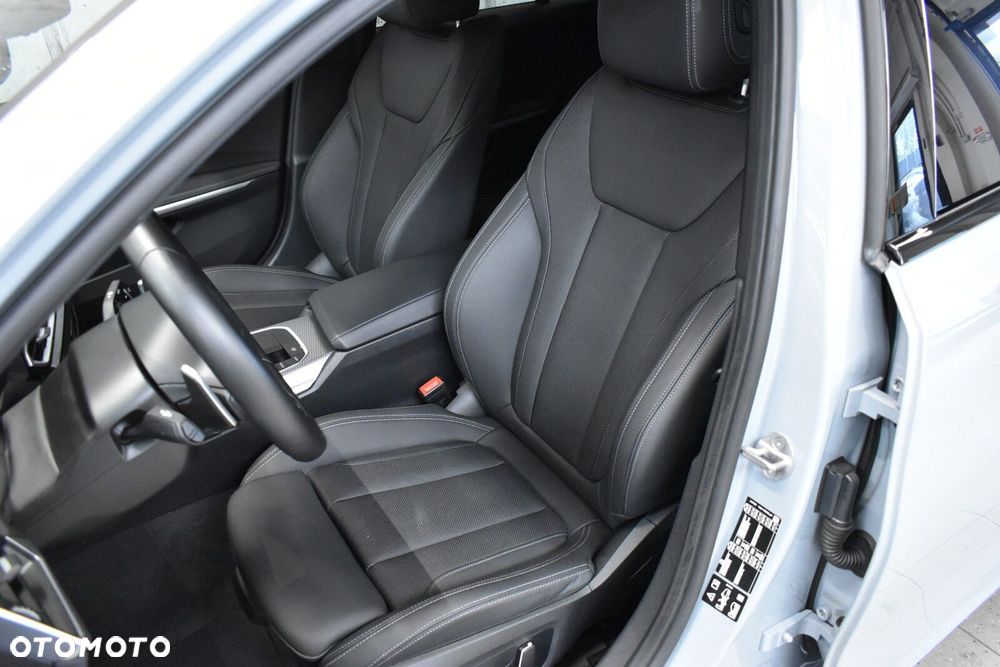 BMW Seria 3 320d xDrive mHEV M Sport - 11