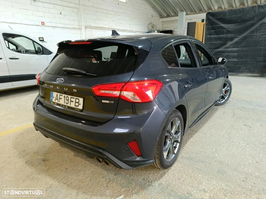 Ford Focus 1.0 EcoBoost MHEV ST-Line X - 3