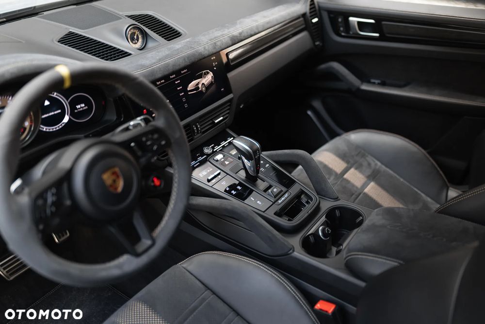 Porsche Cayenne Turbo GT - 25