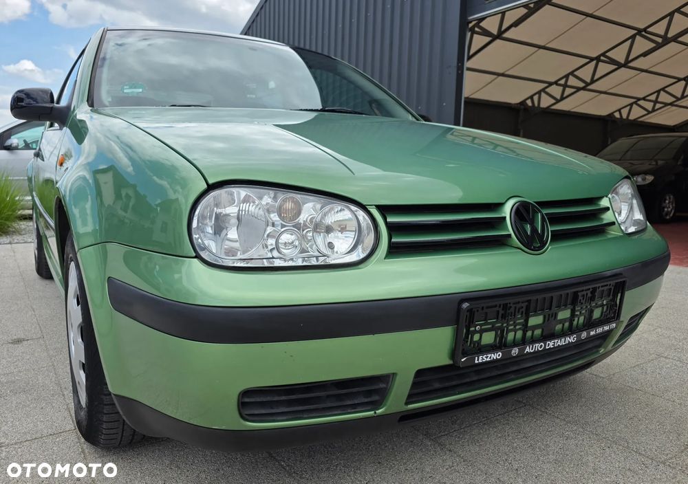 Volkswagen Golf - 4