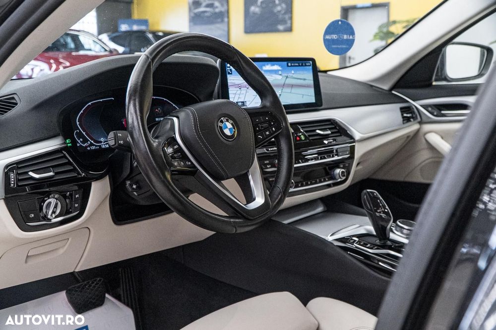 BMW Seria 5 520i Aut. Luxury Line - 7