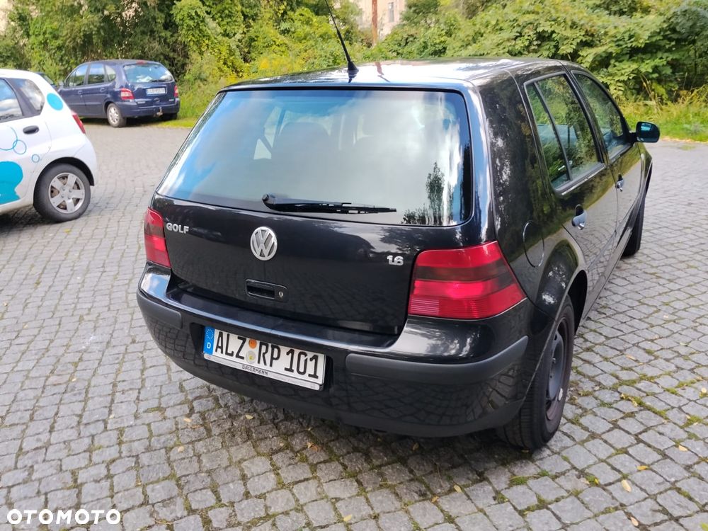 Volkswagen Golf - 5