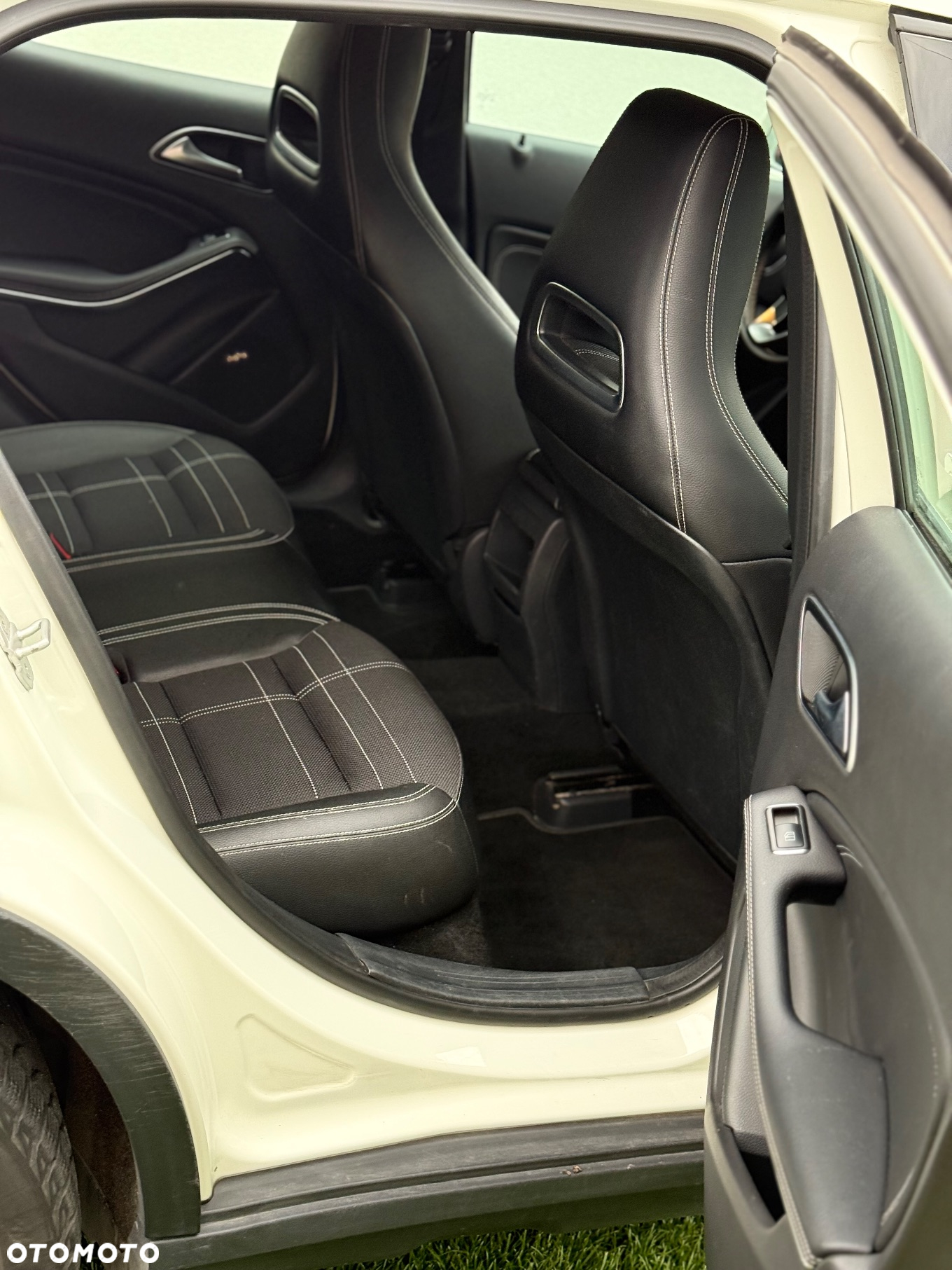 Mercedes-Benz GLA 180 - 10