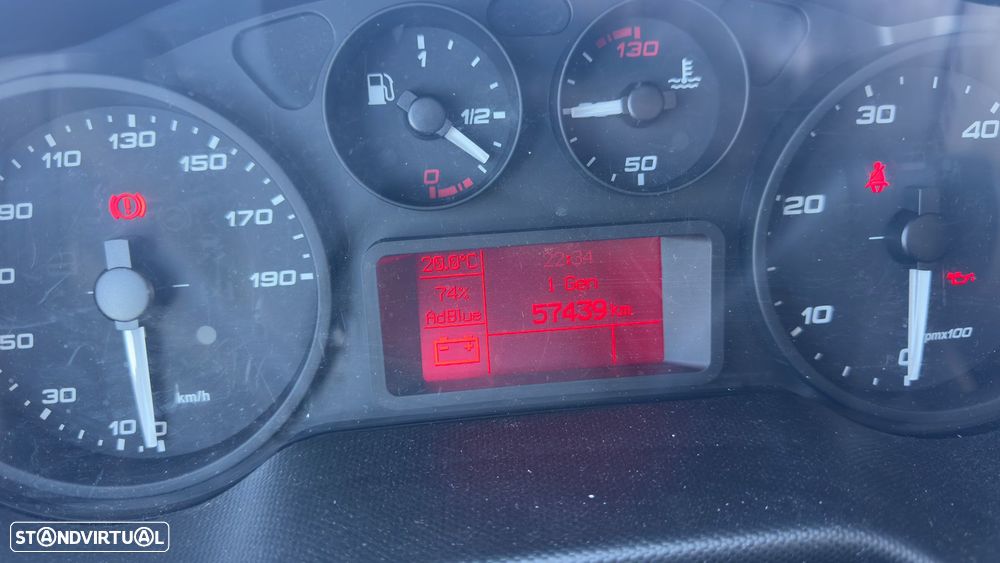 Iveco 35C16 3.0 C/PLATAFORMA - 12