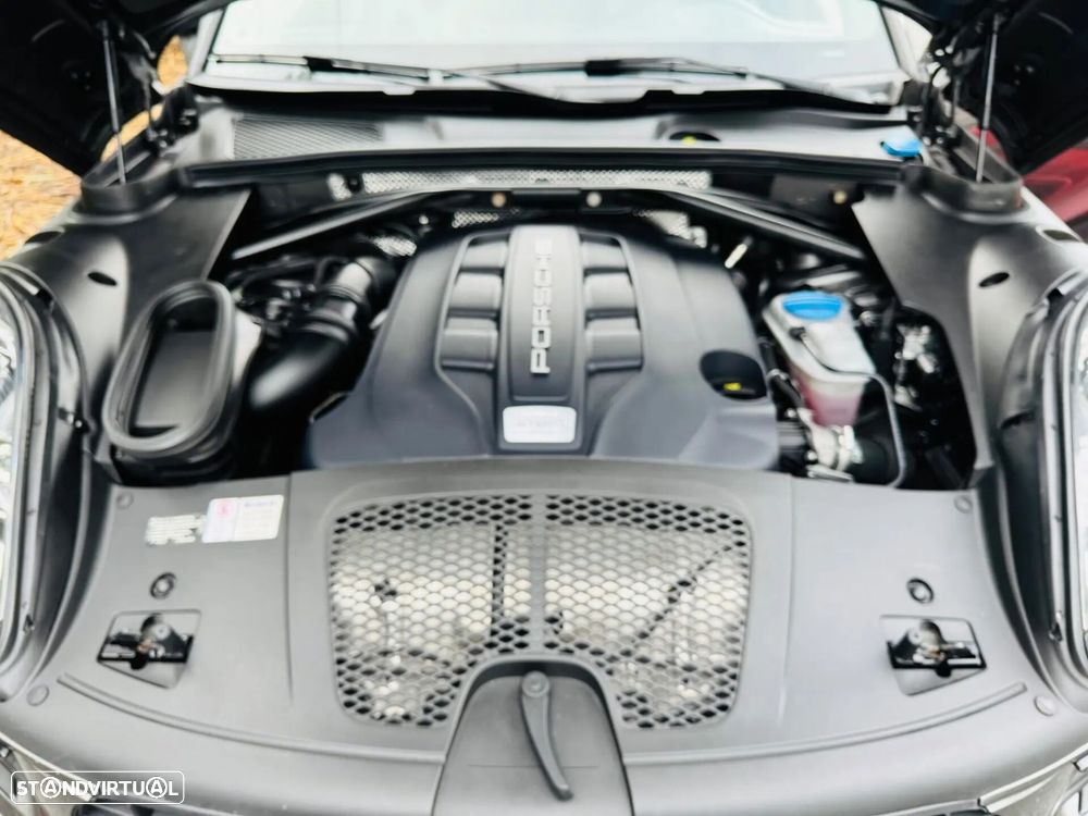 Porsche Macan S - 60
