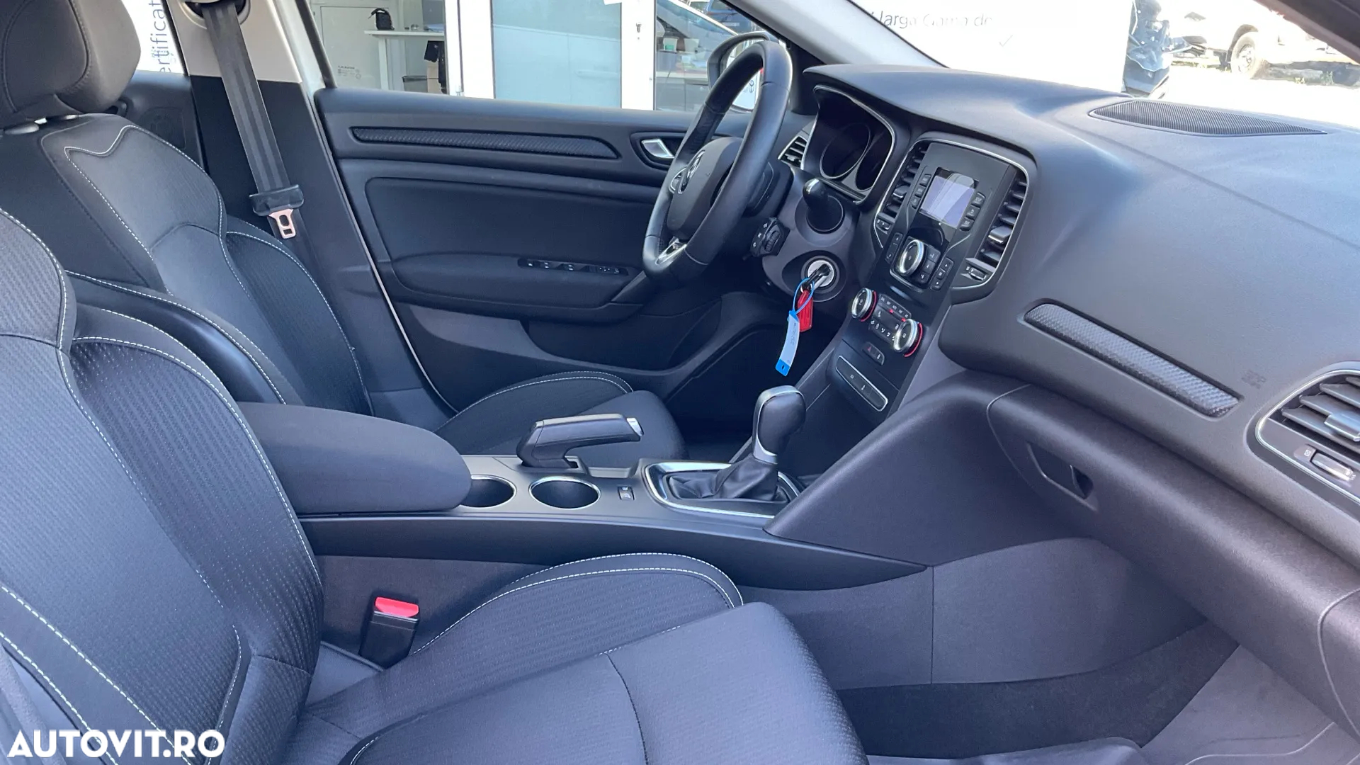 Renault Megane TCe EDC Zen - 6