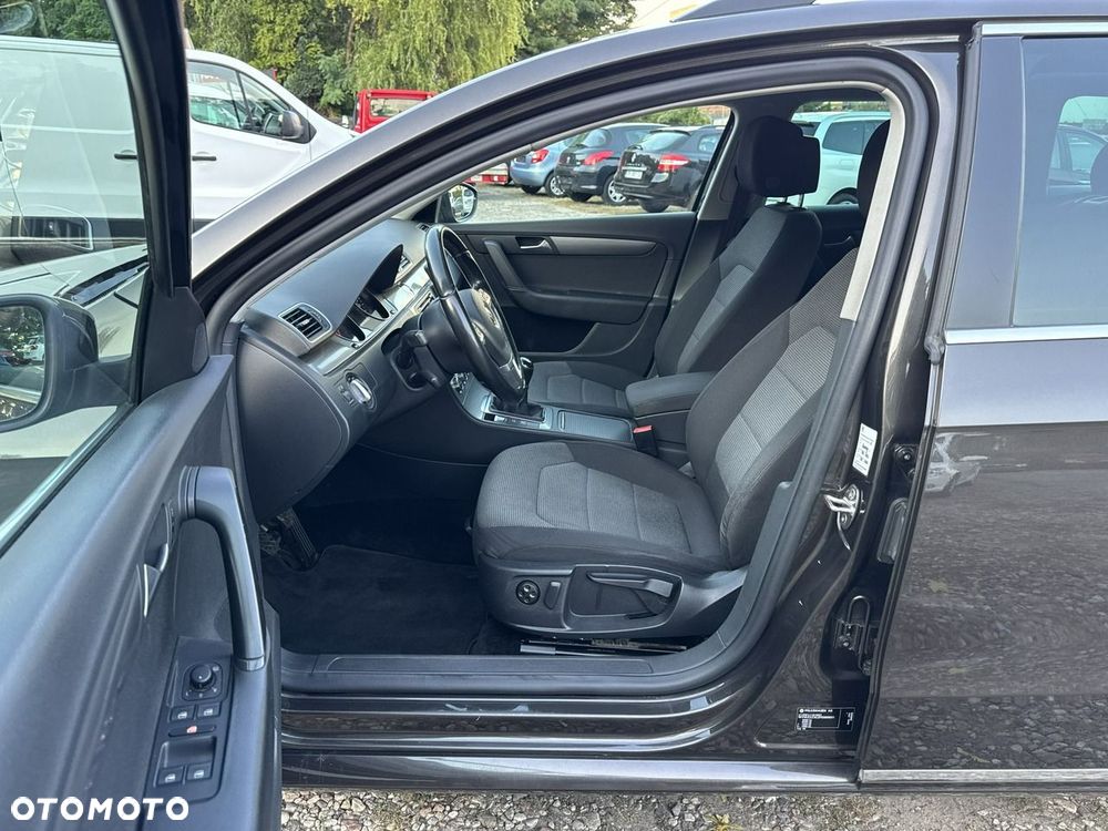 Volkswagen Passat - 21