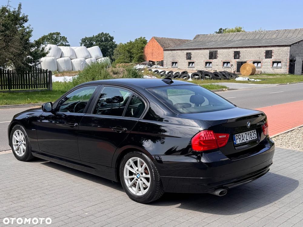 BMW Seria 3 320d DPF Efficient Dynamics Edition - 3