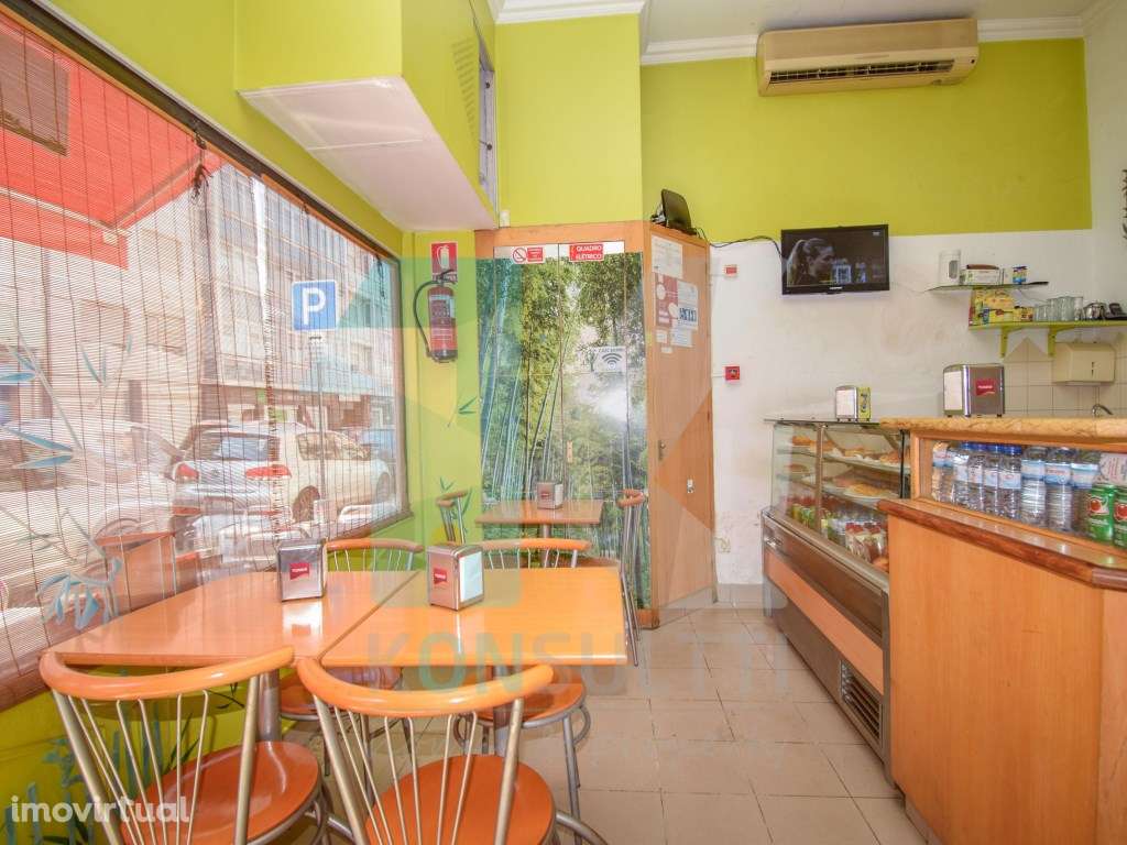 Loja em Entre Campos Lisboa |Trespasse de Loja Versátil! - Grande imagem: 2/12