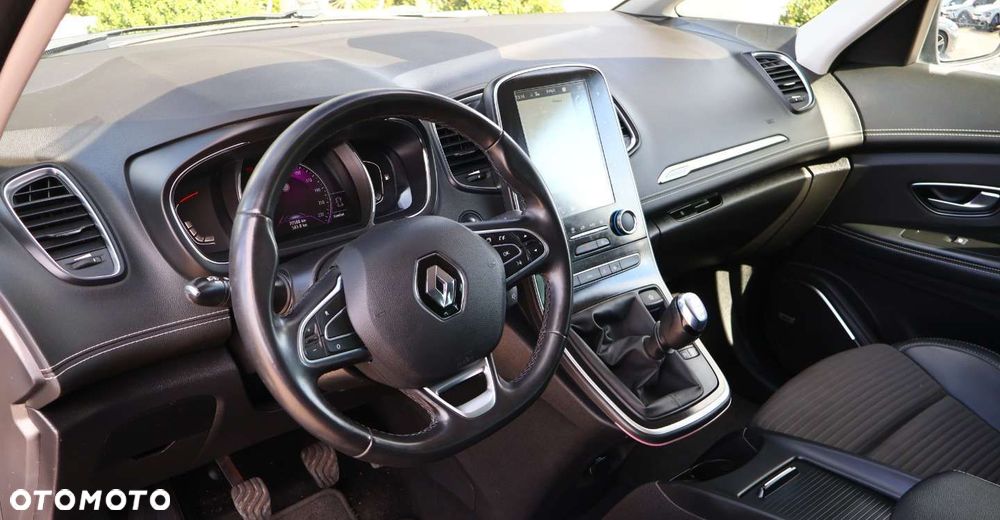 Renault Scenic - 22