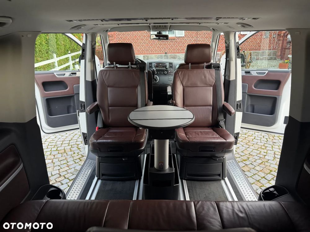 Volkswagen Multivan - 24