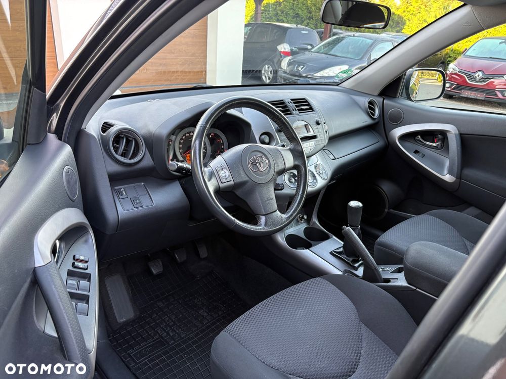 Toyota RAV4 - 7