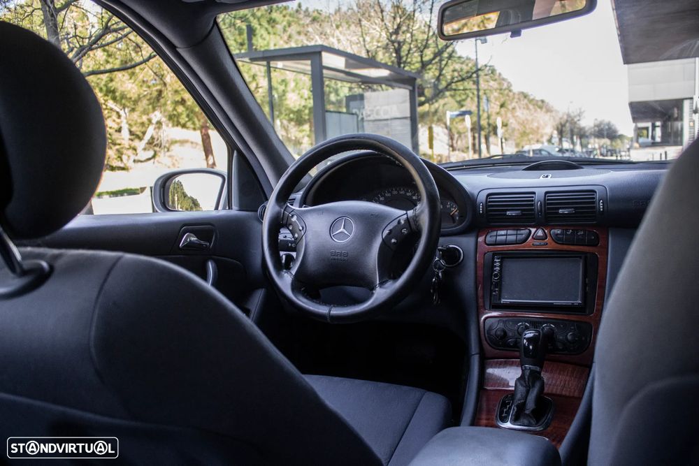 Mercedes-Benz C 220 - 29