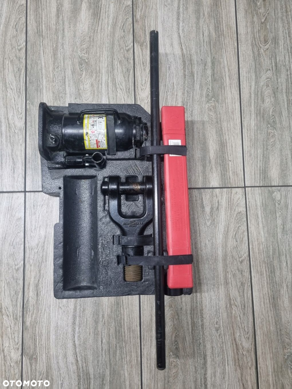 PODNOŚNIK HYDRAULICZNY 15T HAK HOLOWNICZY KLUCZ DO KÓŁ KOMPLET FORD F-MAX - 4