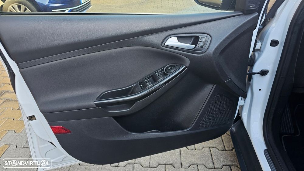Ford Focus 1.5 TDCi Titanium - 16