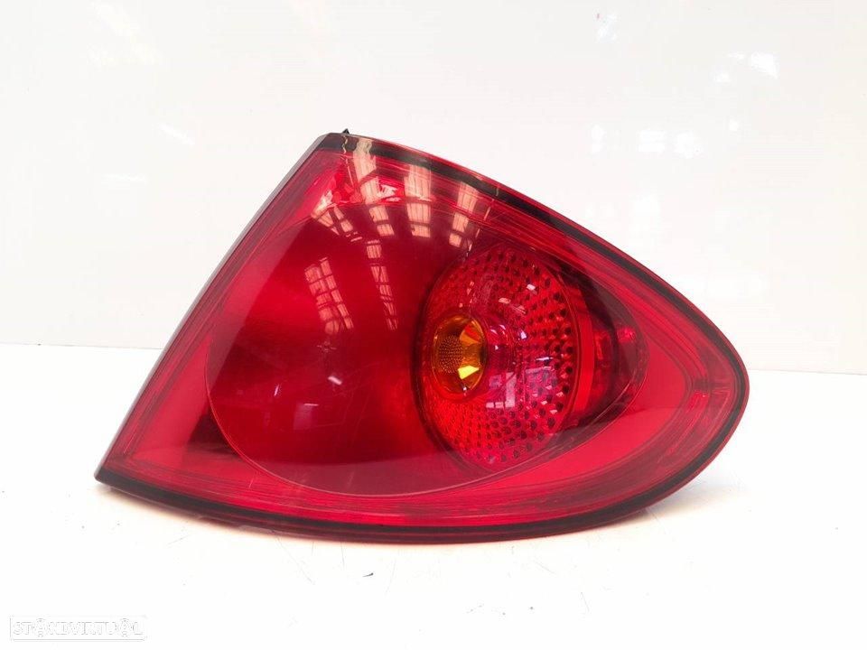 FAROLIM TRASEIRO DIREITO SEAT TOLEDO 5P2 - 1