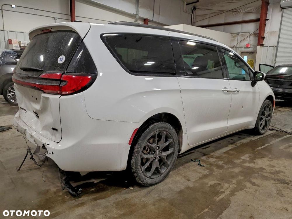 Chrysler Pacifica ver-45-tfsi-quattro-s-tronic-s-line - 4