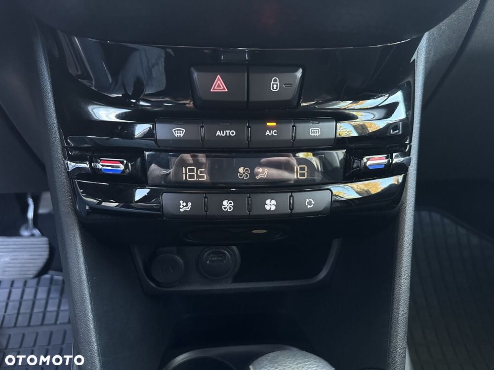 Peugeot 2008 - 22