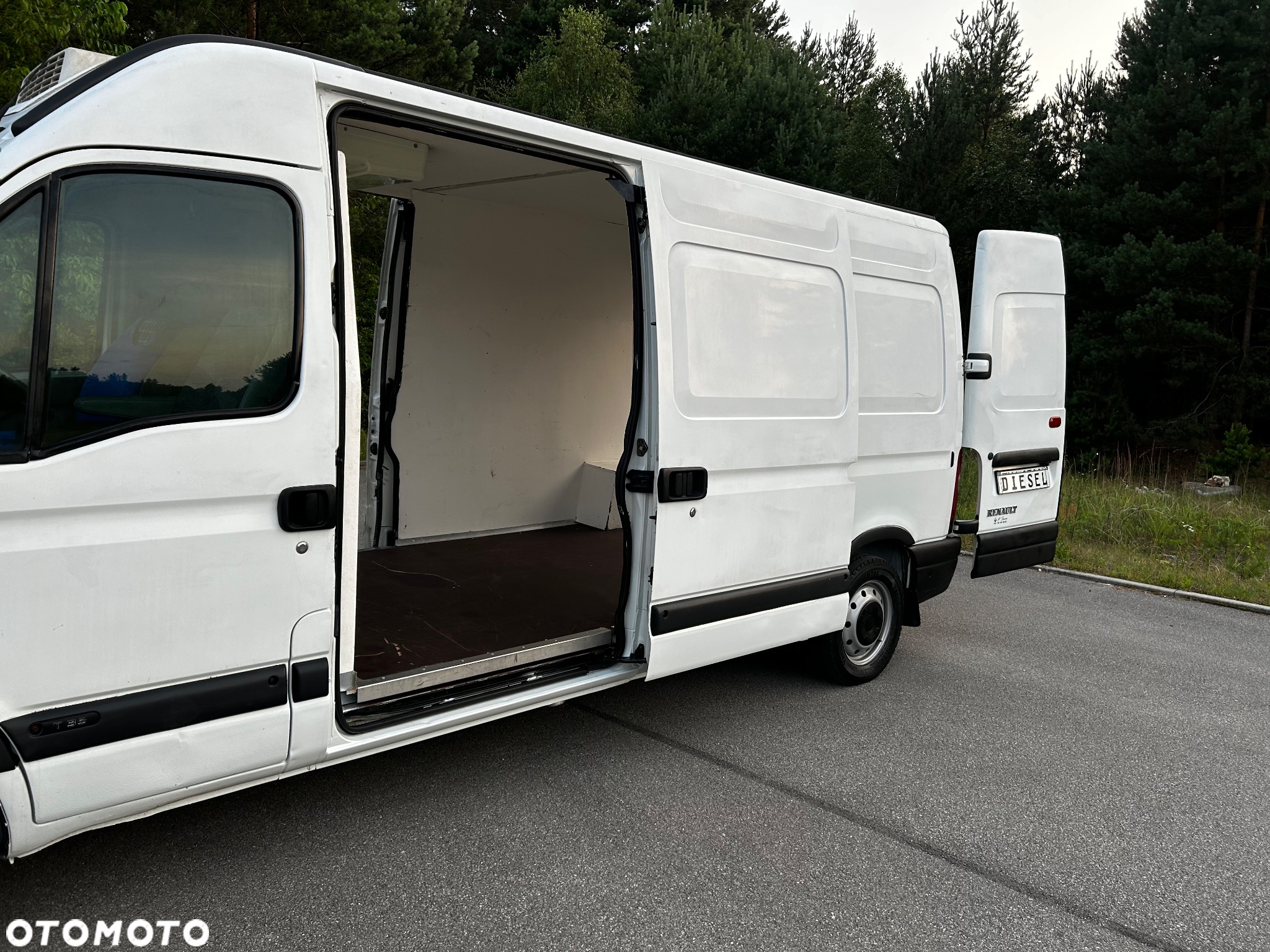 Renault Master 2.5 dCi L3H3 - 12